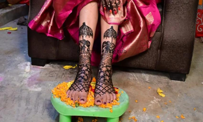 Rups Mehndi